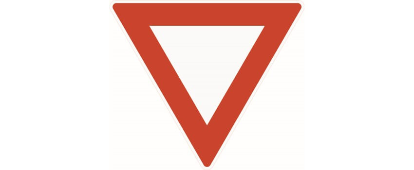 trekantet skilt hvitt med rød kant